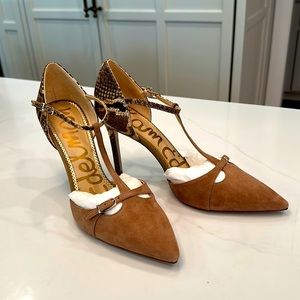 New, never worn Sam Edelman t strap suede & skin pumps